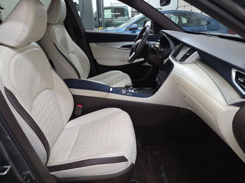 Used 2019 INFINITI QX50 Essential w/ Sensory Package image 58