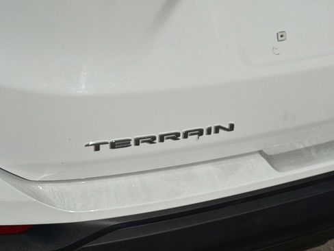 Used 2024 GMC Terrain SLE image 26