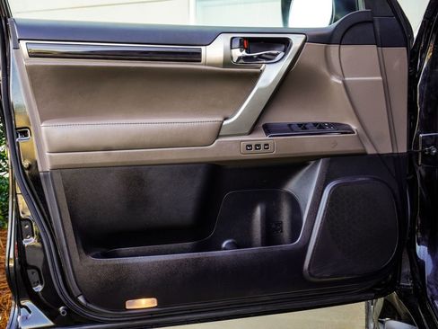 Used 2021 Lexus GX 460 Premium AWD/4WD image 32