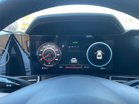 Used 2025 Hyundai Elantra Limited image 42