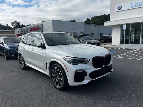 Used 2021 BMW X5 xDrive40i w/ M Sport Package image 1
