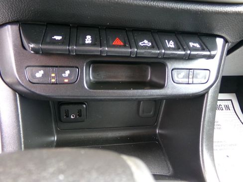 Used 2021 Chevrolet Colorado LT w/ Safety Package AWD/4WD image 14