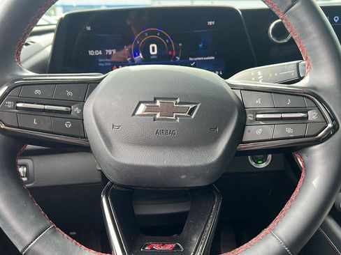 Used 2024 Chevrolet Traverse RS FWD image 16