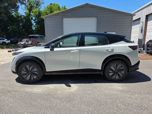 Used 2023 Nissan Ariya AWD image 39