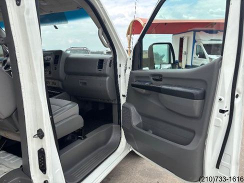 Used 2014 Nissan NV 2500 SV RWD image 24