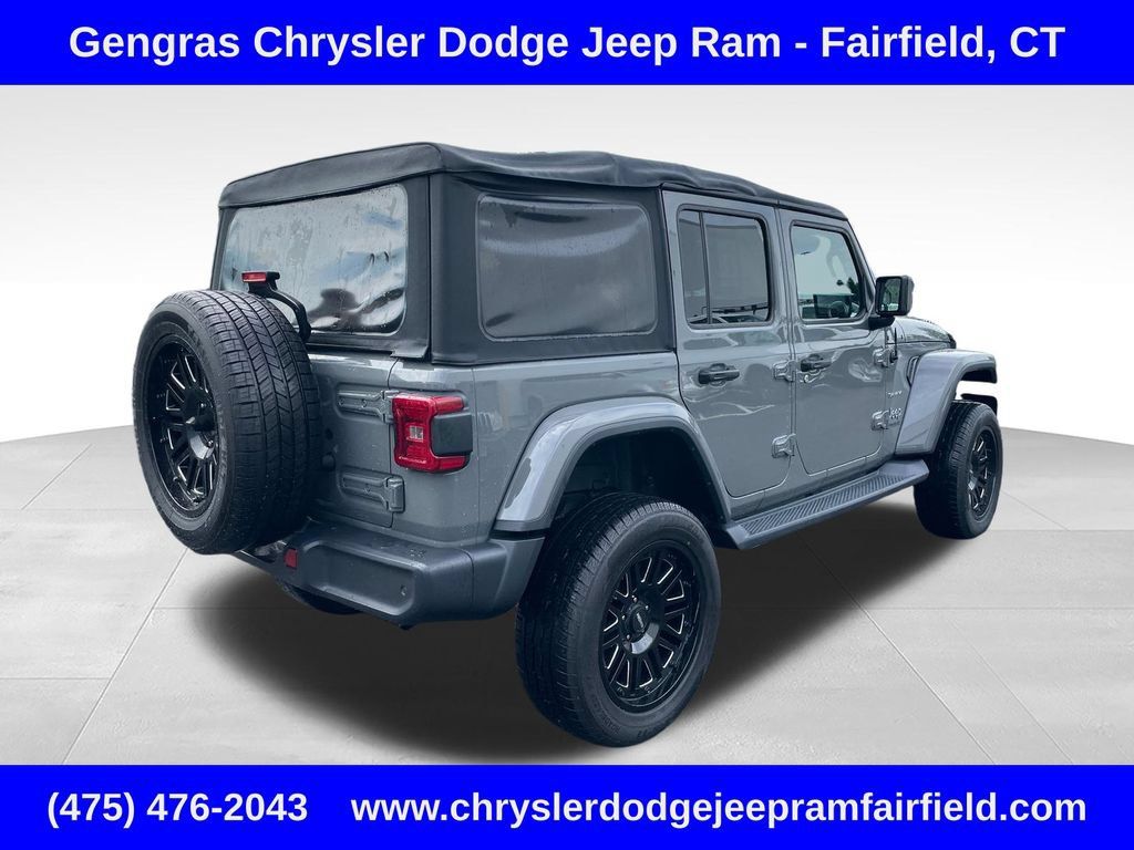 Used 2018 Jeep Wrangler Unlimited Sahara AWD/4WD image 7