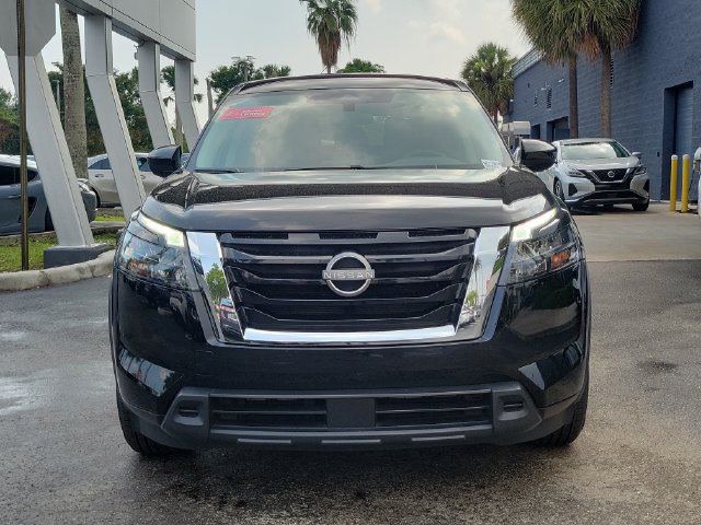 Used 2024 Nissan Pathfinder S FWD image 2
