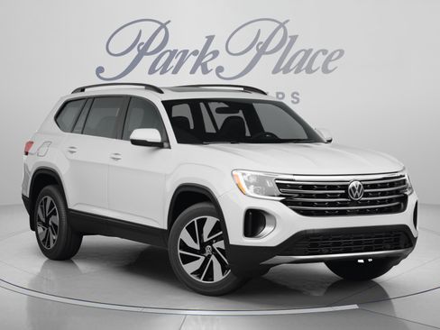 Used 2026 Volkswagen Atlas SE FWD image 8