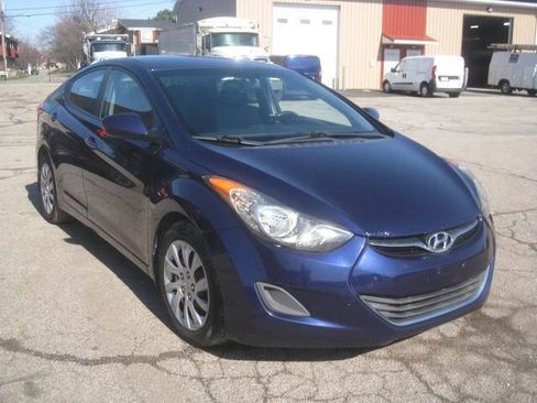 Used 2013 Hyundai Elantra GLS FWD image 3