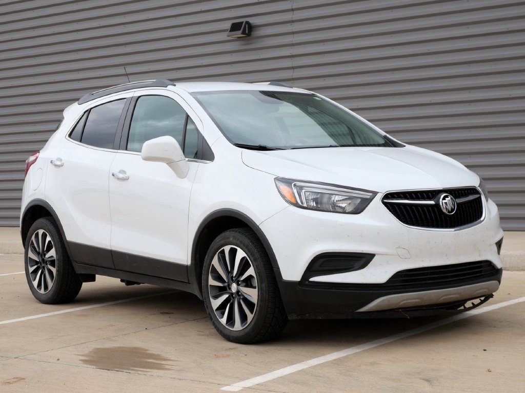 Used 2021 Buick Encore Preferred FWD image 1