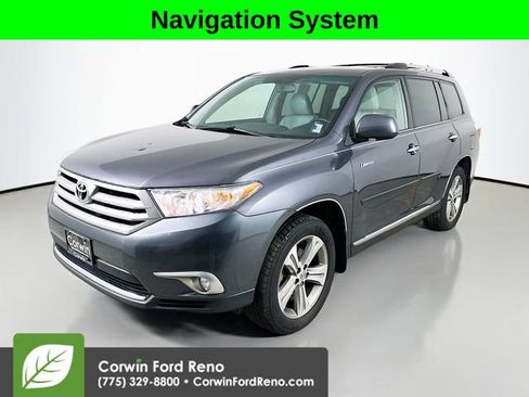 Used 2011 Toyota Highlander Limited w/ Tow Pkg AWD/4WD image 3