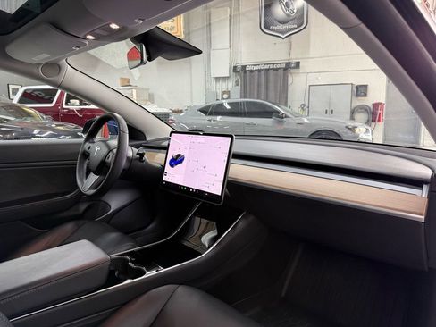 Used 2019 Tesla Model 3 Standard Range Plus image 19