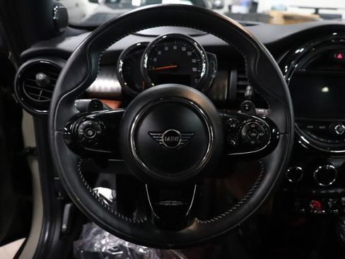 Used 2019 MINI Cooper S image 19