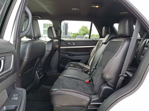 Used 2018 Ford Explorer XLT w/ Equipment Group 202A AWD/4WD image 11