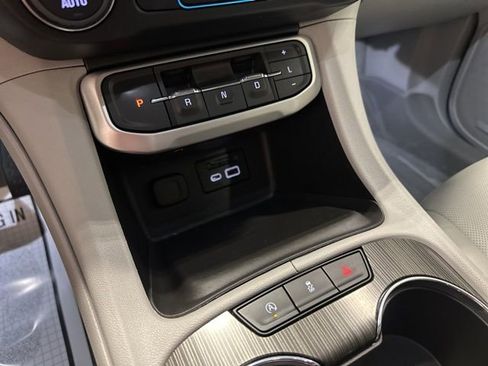 Used 2023 GMC Acadia SLT w/ Preferred Package FWD image 30