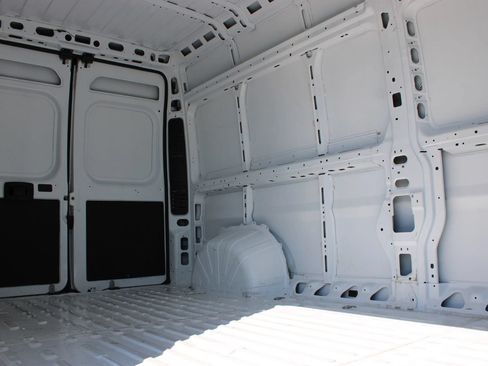 Used 2024 RAM ProMaster 2500 w/ Safety Group FWD image 15