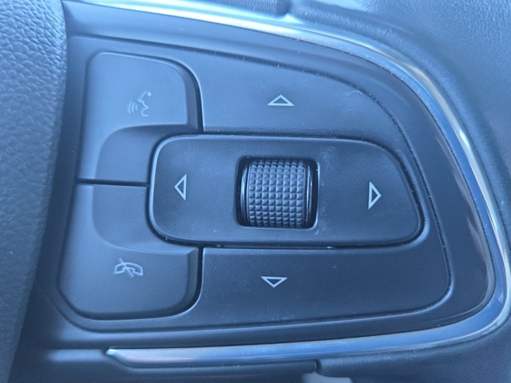 Used 2023 Buick Envision Preferred FWD image 34