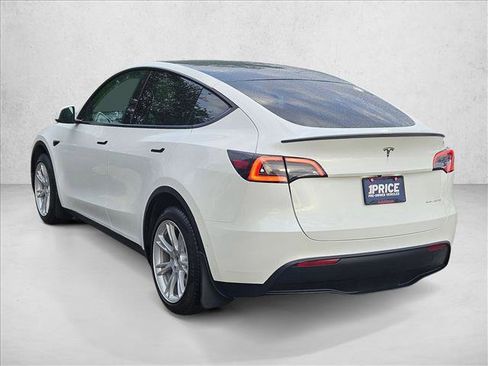 Used 2022 Tesla Model Y Long Range AWD/4WD image 8