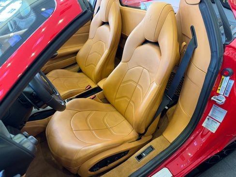 Used 2016 Ferrari 488 Spider image 27