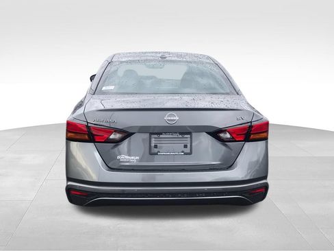 Used 2024 Nissan Altima 2.5 SV FWD image 7