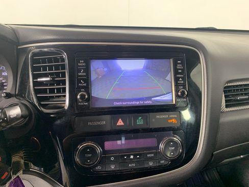 Used 2018 Mitsubishi Outlander ES image 27