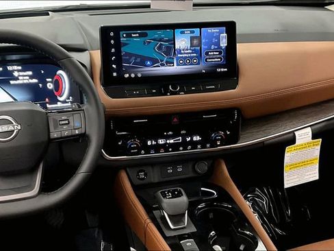 New 2026 Nissan Rogue Platinum w/ Platinum Premium Package image 8