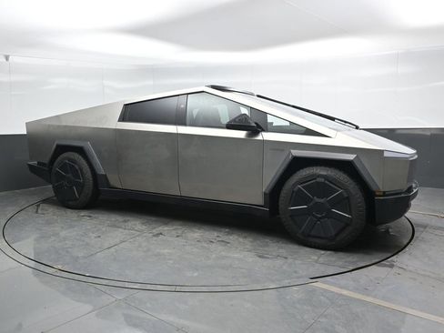 Used 2024 Tesla Cybertruck Cyberbeast AWD/4WD image 5