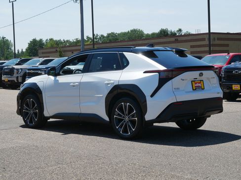 Used 2023 Toyota bZ4X AWD w/ Weather Package image 5