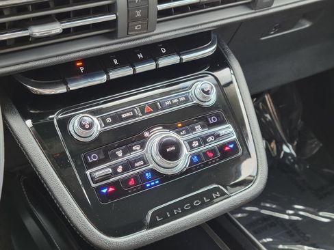 Used 2020 Lincoln Corsair AWD w/ Equipment Group 101A image 18