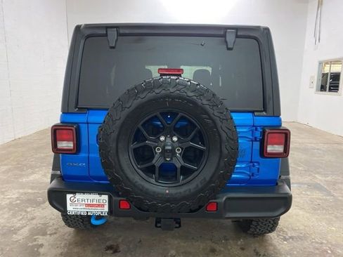 Used 2024 Jeep Wrangler Unlimited image 5