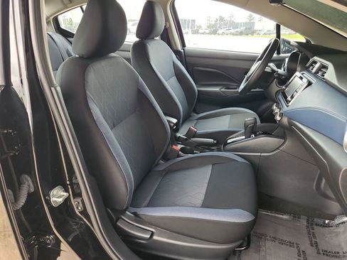 Used 2025 Nissan Versa SV FWD image 20