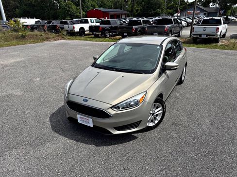 Used 2015 Ford Focus SE FWD image 23