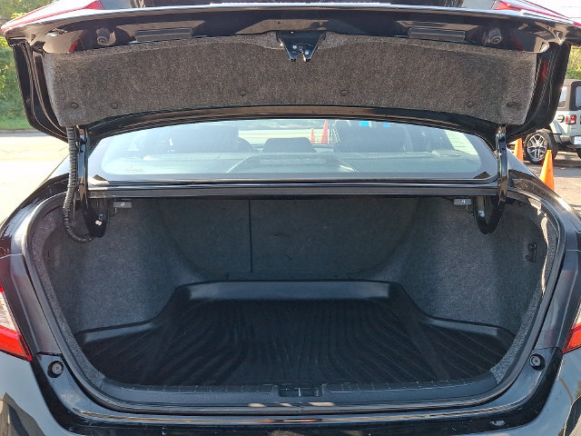 Used 2021 Honda Accord Touring image 29