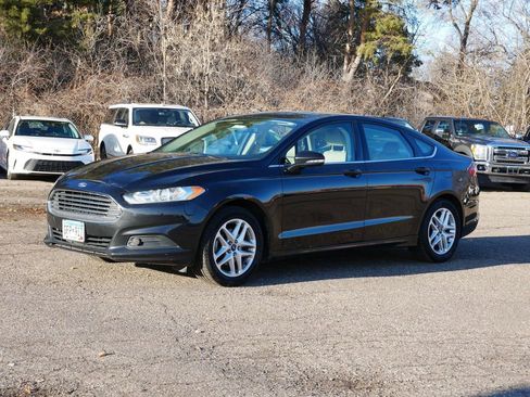 Used 2015 Ford Fusion SE image 6