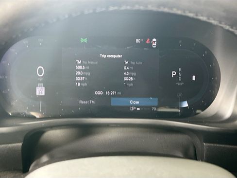 Used 2023 Volvo XC40 B5 Core w/ Convenience Package image 11