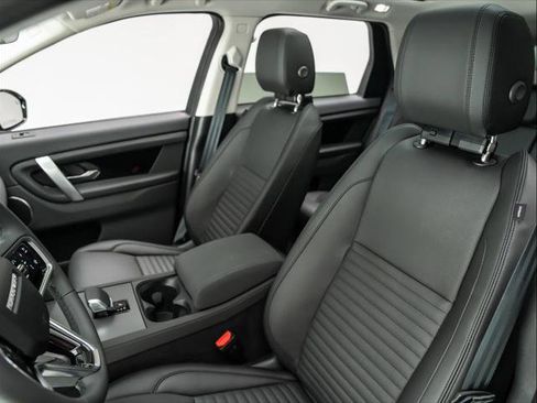 New 2025 Land Rover Discovery Sport S image 15