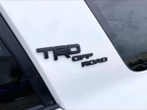 Used 2024 Toyota 4Runner TRD Off-Road Premium w/ Moonroof Package AWD/4WD image 9