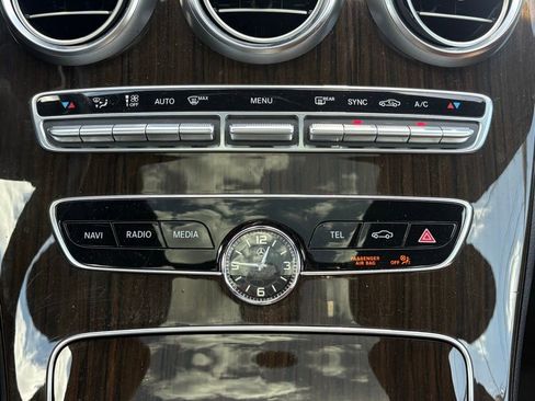 Used 2019 Mercedes-Benz C 300 4MATIC Sedan image 23