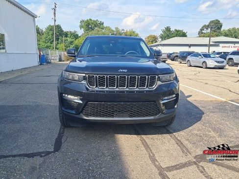 Used 2023 Jeep Grand Cherokee Limited AWD/4WD image 10
