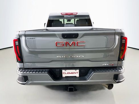Used 2024 GMC Sierra 2500 AT4 w/ Technology Package AWD/4WD image 8