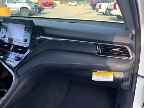 Used 2023 Toyota Camry SE image 17