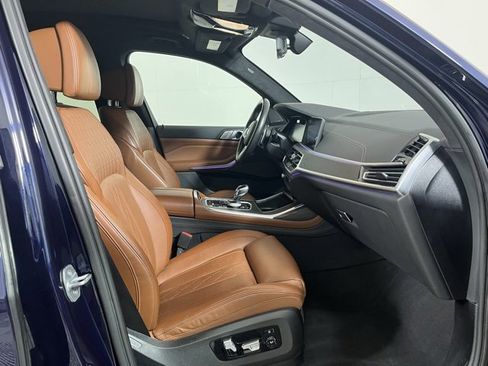 Used 2020 BMW X7 M50i image 24