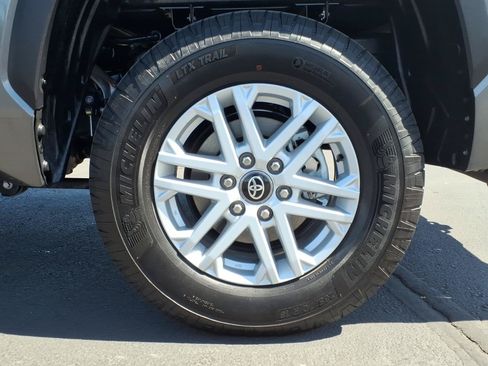 Used 2025 Toyota Tundra SR5 AWD/4WD image 9