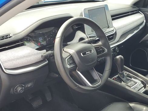 Used 2022 Jeep Compass Latitude FWD image 8