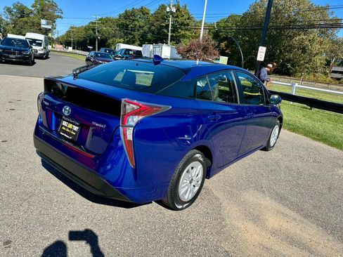 Used 2016 Toyota Prius Two image 9