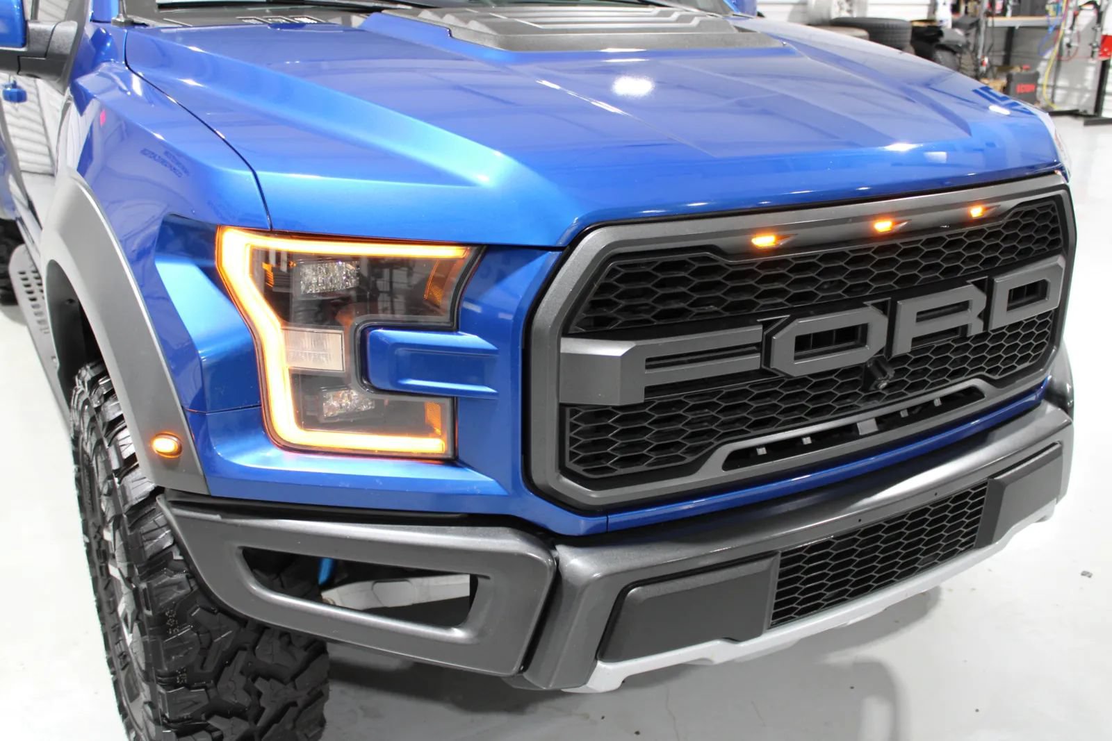 Used 2018 Ford F150 Raptor w/ Equipment Group 802A Luxury AWD/4WD image 4