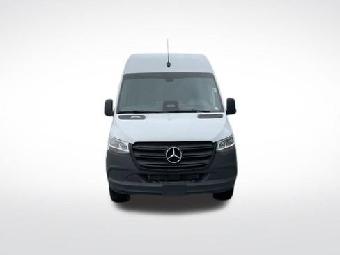 Used 2025 Mercedes-Benz Sprinter 2500 image 2