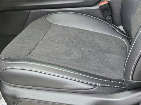 New 2026 Jeep Grand Cherokee Altitude image 4