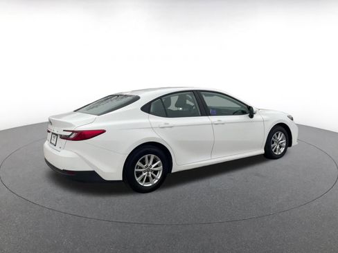 Used 2025 Toyota Camry LE image 15