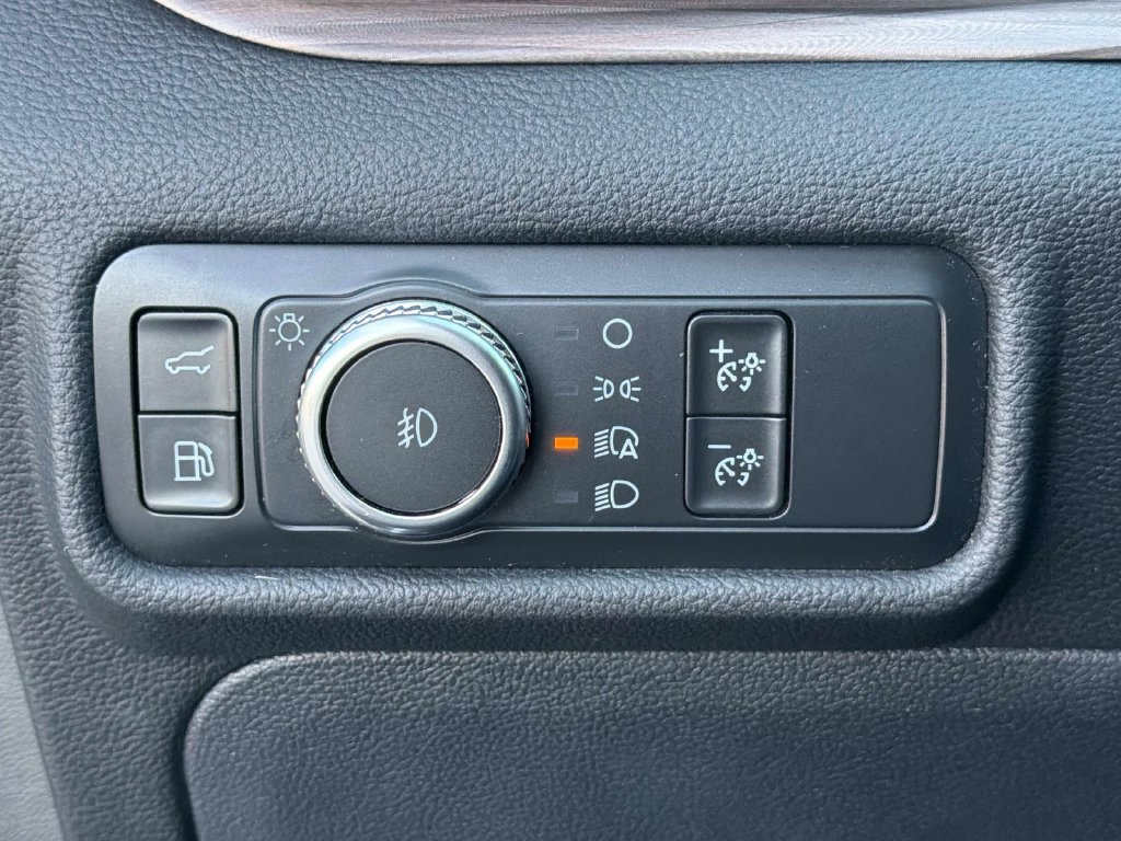 Used 2021 Ford Explorer Limited w/ Hybrid Equipment Group 310A AWD/4WD image 35